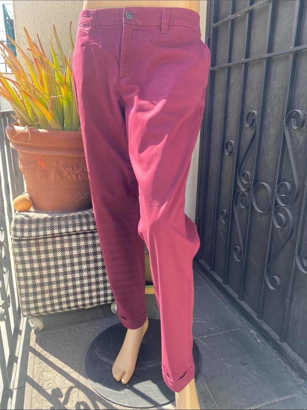 GAP broken-in straight Burgundy  Chinos for Women